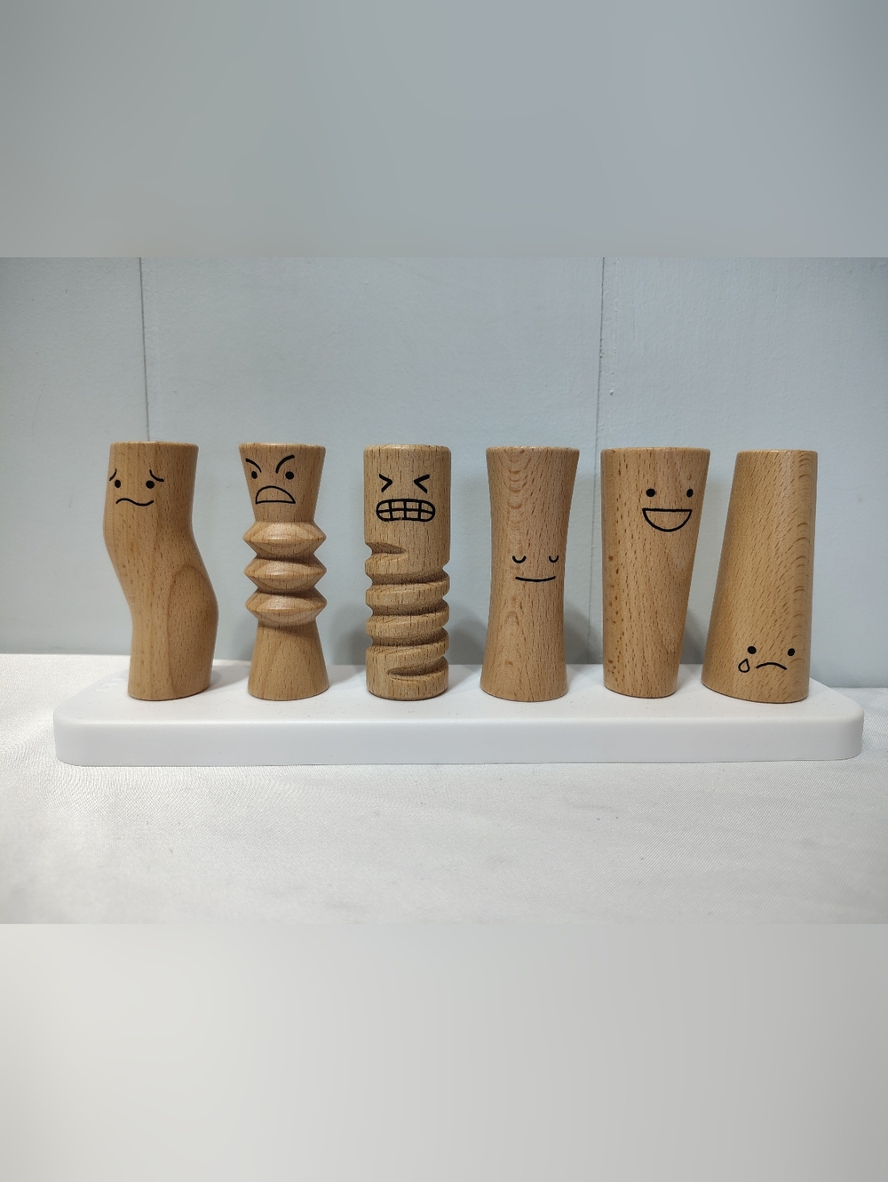 Lovevery Wooden Emotion Dolls Peg Toy Set  Montessori Baby Toddler Toy